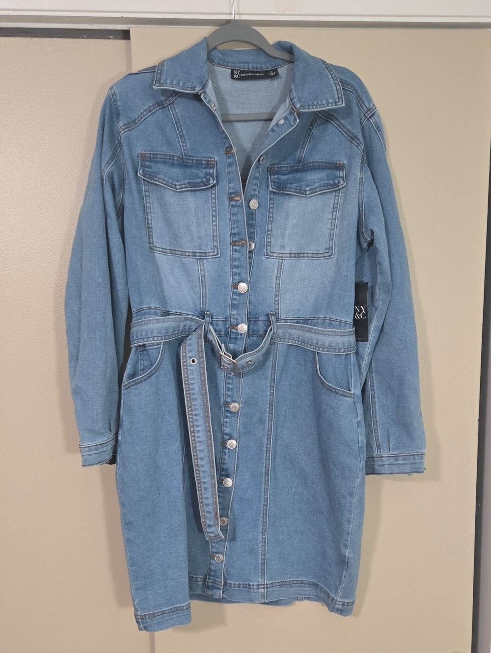 New York & Company Light Blue Denim Dress with Pockets Size Large NWT